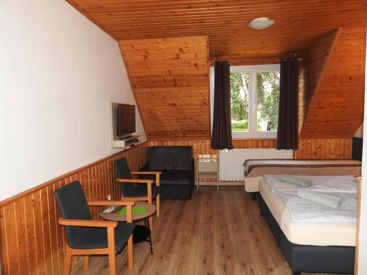 Matraszentimre Panzio Hotel Bagian luar foto
