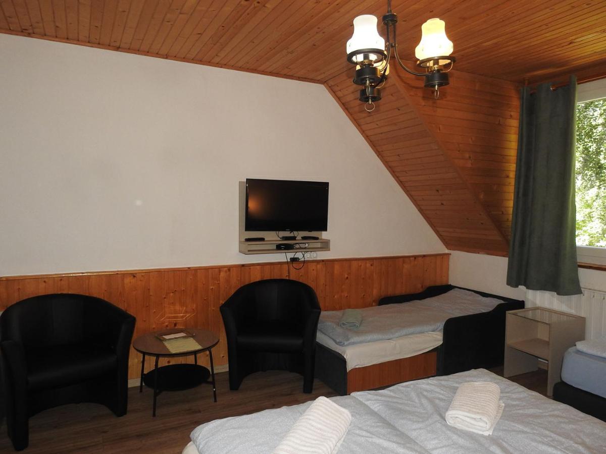 Matraszentimre Panzio Hotel Bagian luar foto