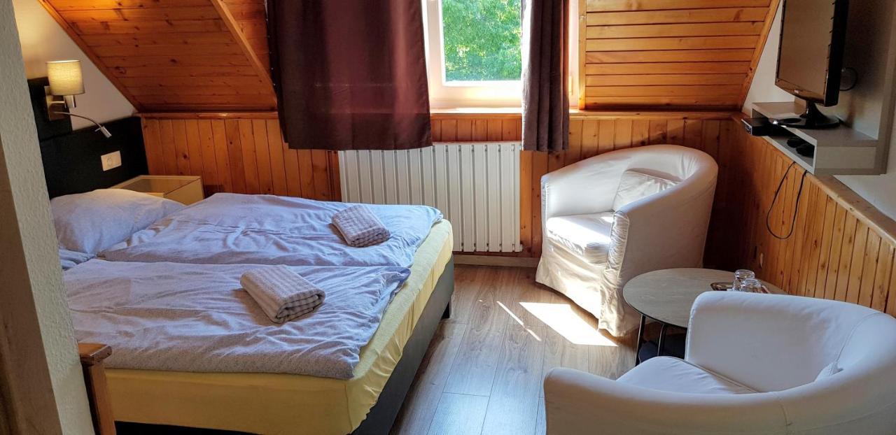 Matraszentimre Panzio Hotel Bagian luar foto